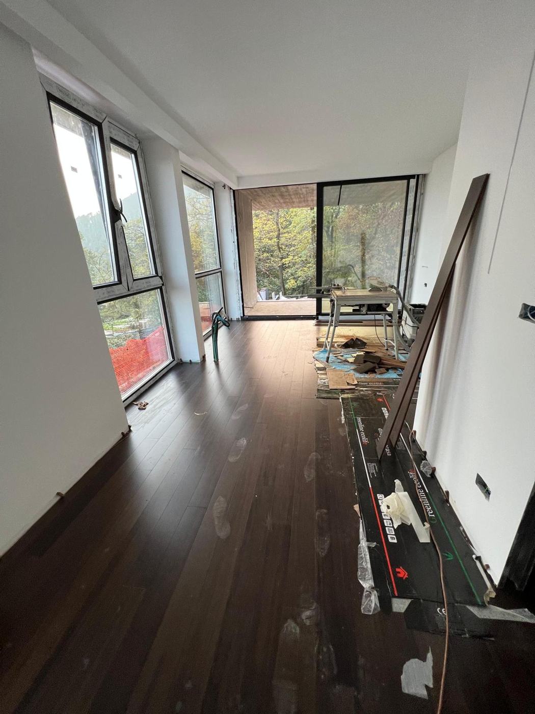 Posa del parquet nel salone